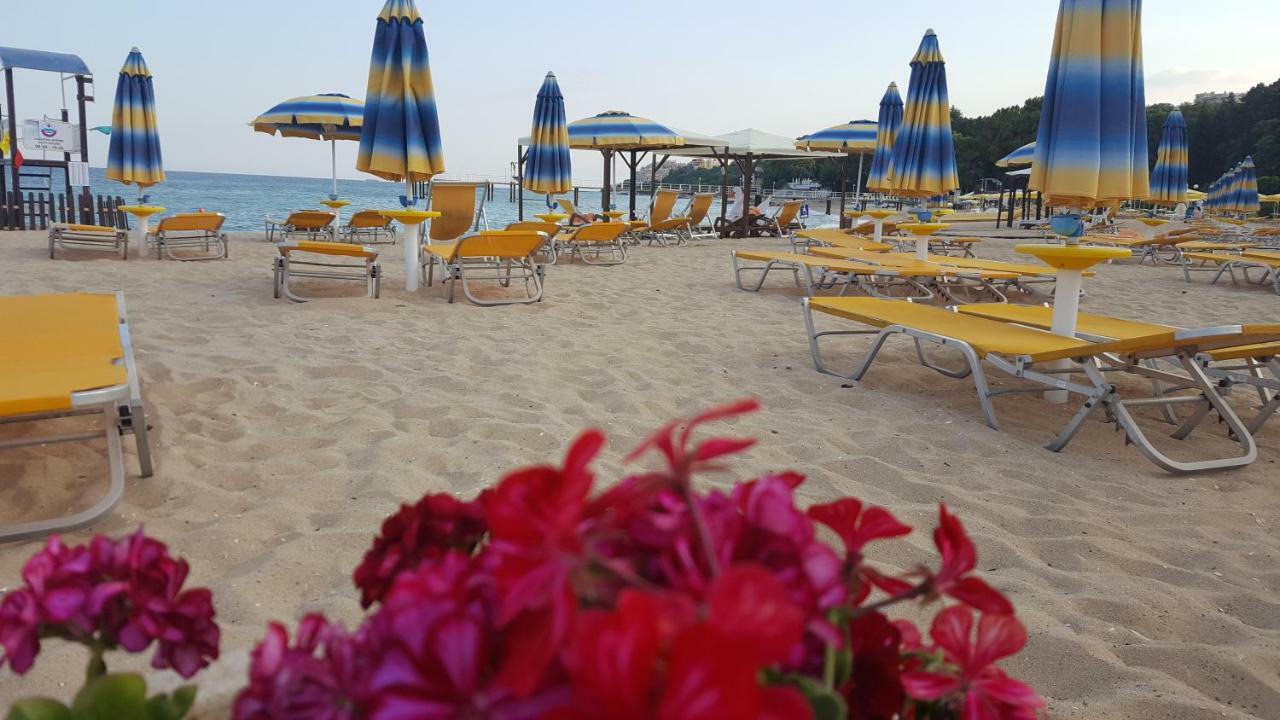 Riviera Sea Villageapartments Aranyhomok Kültér fotó